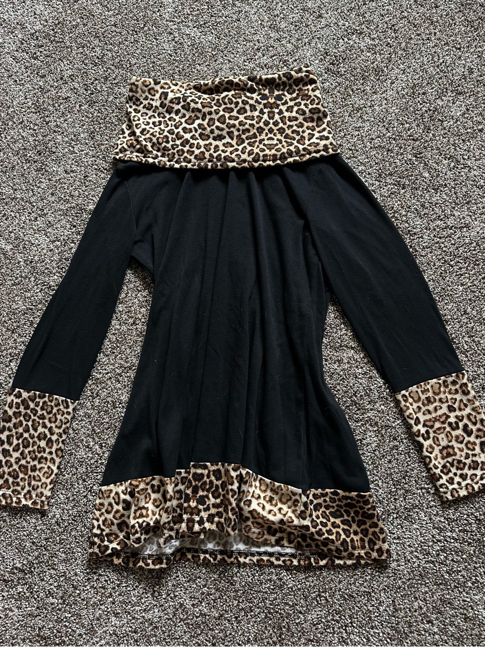 y2K 2000’s Leopard print off the shoulder mini dress